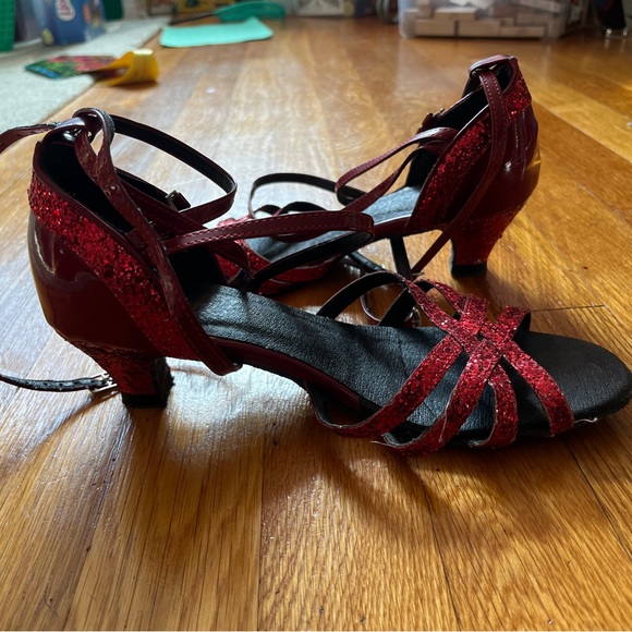 Ruby red salsa shoes - Picture 2 of 4